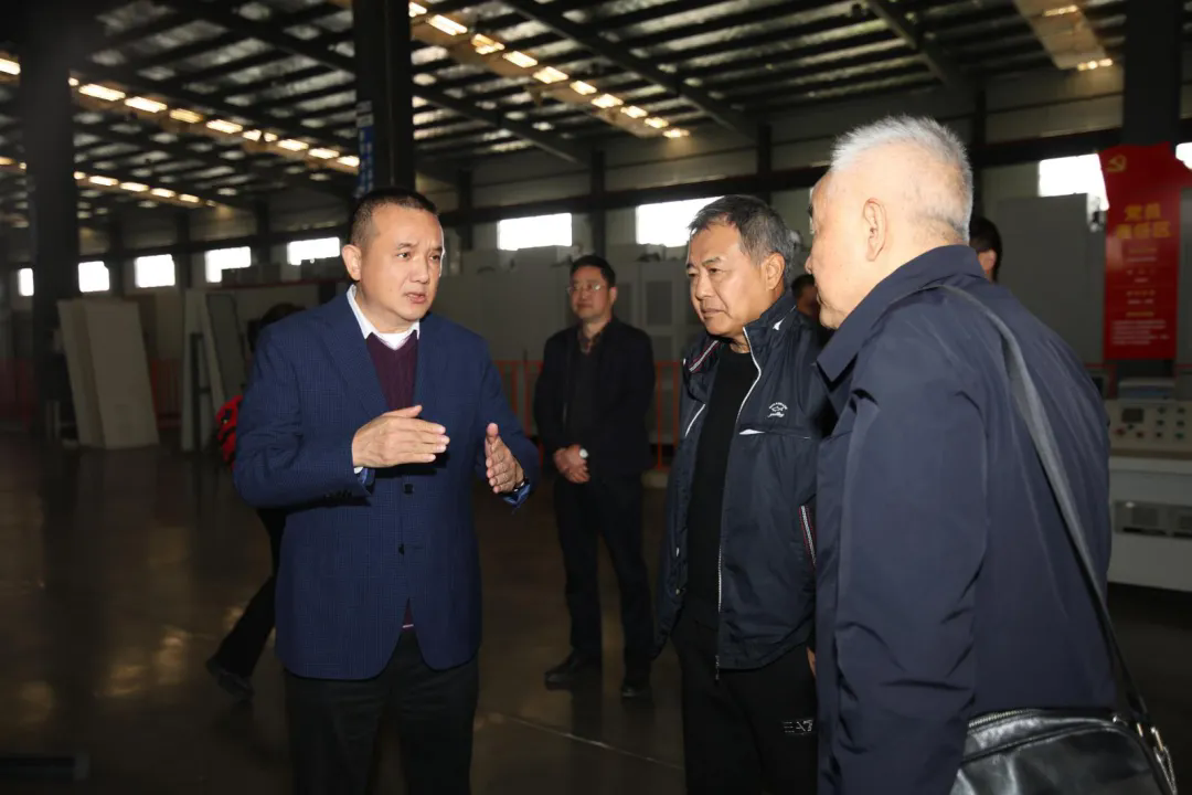 看見未來，才有未來?——中國服務(wù)型制造產(chǎn)業(yè)聯(lián)盟專家印建安一行赴大禹電氣考察指導(dǎo)